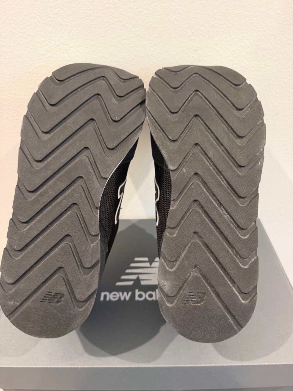 NEW BALANCE 515H Athletic Shoes Women's Size 6 Black White WL515HBK NEW IN BOX - Picture 5 of 6